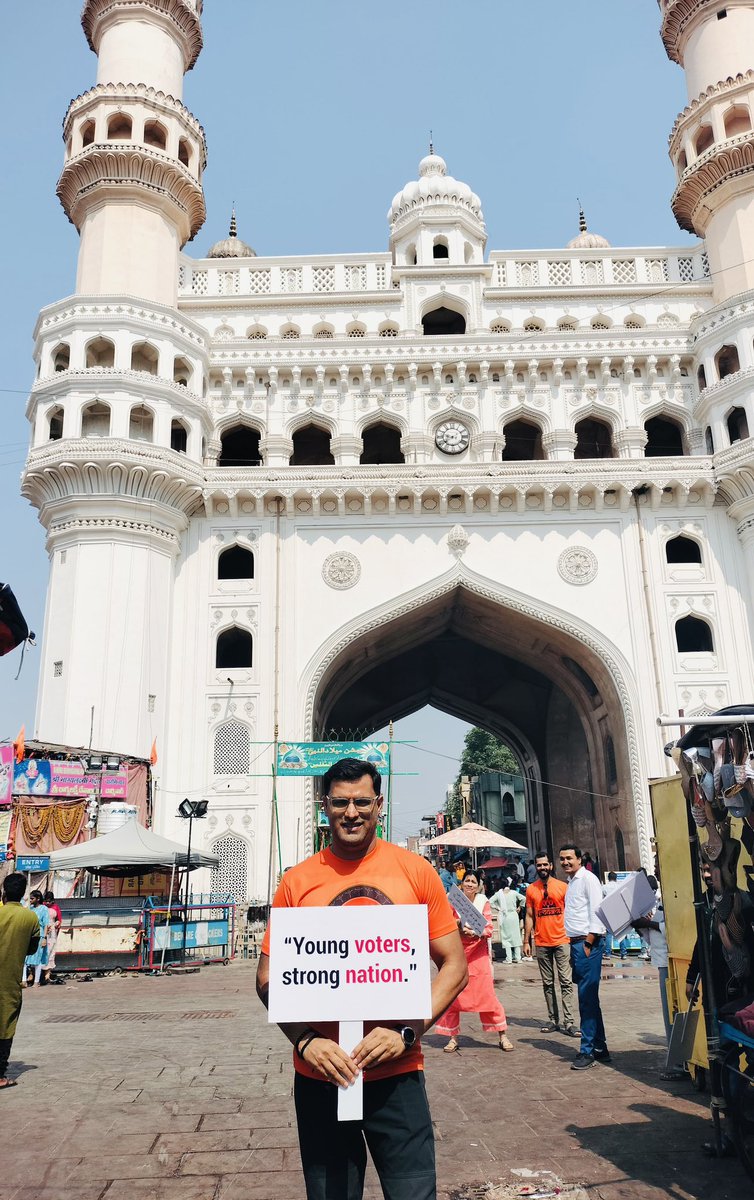 On the Streets of Bhagyanagar(Hyderabad) inspite of 41° C + Temperature @VlKAS_PR0NAM0 & his team Pronamo Campaigning for @Kompella_MLatha ji #HinduUnity