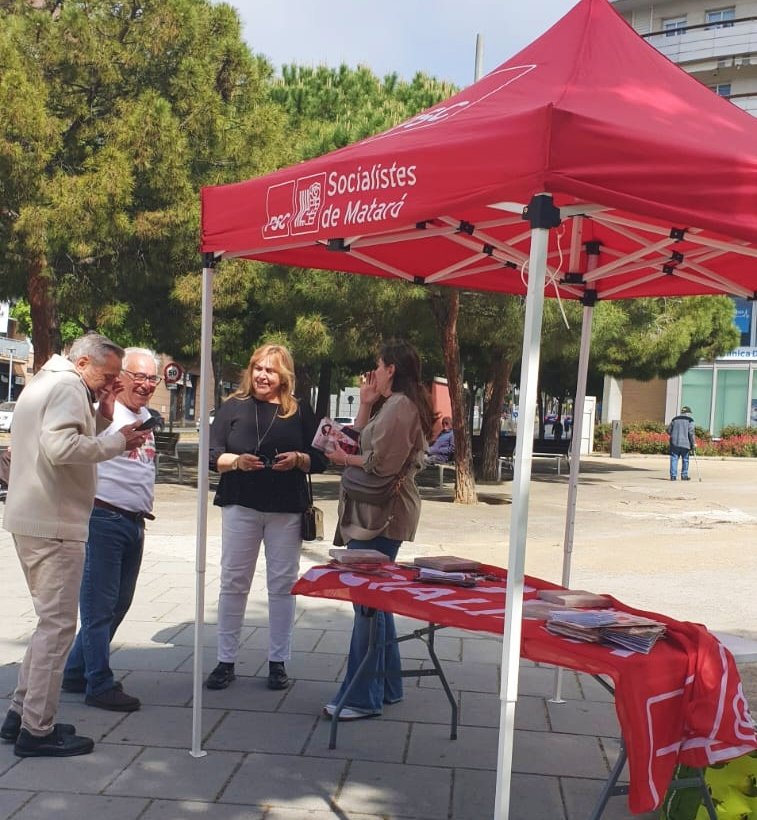 🗳️ Ara som a la Plaça de Granollers, a tocar el Parc Central de #Mataró, demanant el vot per @salvadorilla 👍 Només falta una setmana per començar una nova etapa per Catalunya #ForçaPerGovernar #VotaPSC