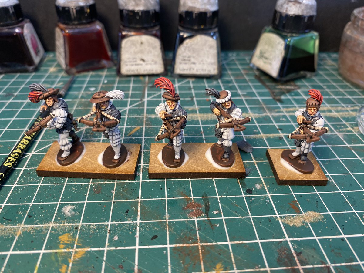 Last 5 crossbows finished. Now onto the last of the pikemen for my warhmmer 3rd edition empire army project.

#oldhammer #WarhammerCommunity