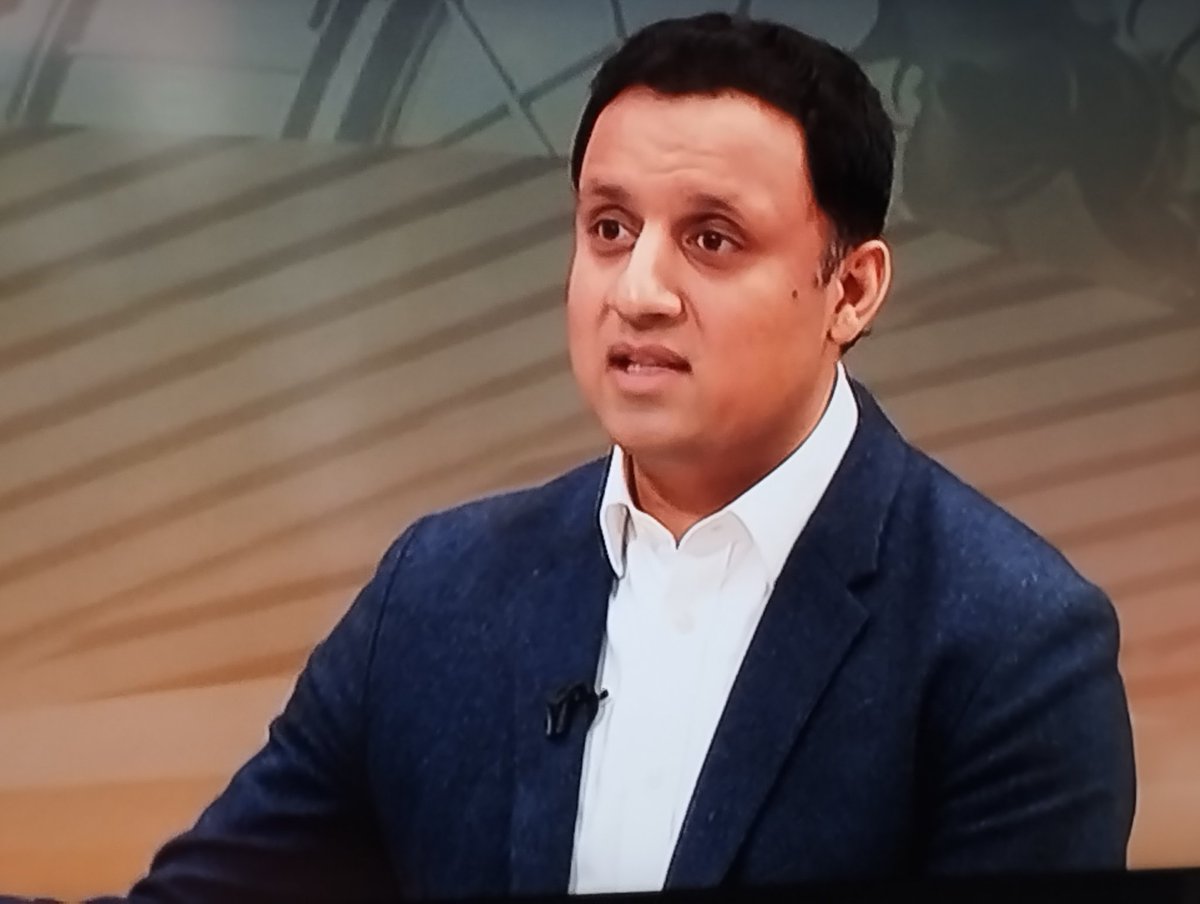 '#KeirStarmer's position is exactly the same as mine on #Gaza' says #AnasSarwar in a staggering example of his delusion! #BBCSundayShow