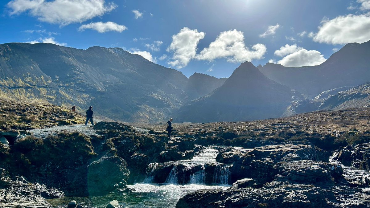 Sundays on Skye… 🏴󠁧󠁢󠁳󠁣󠁴󠁿

#isleofskye #scotland #visitscotland