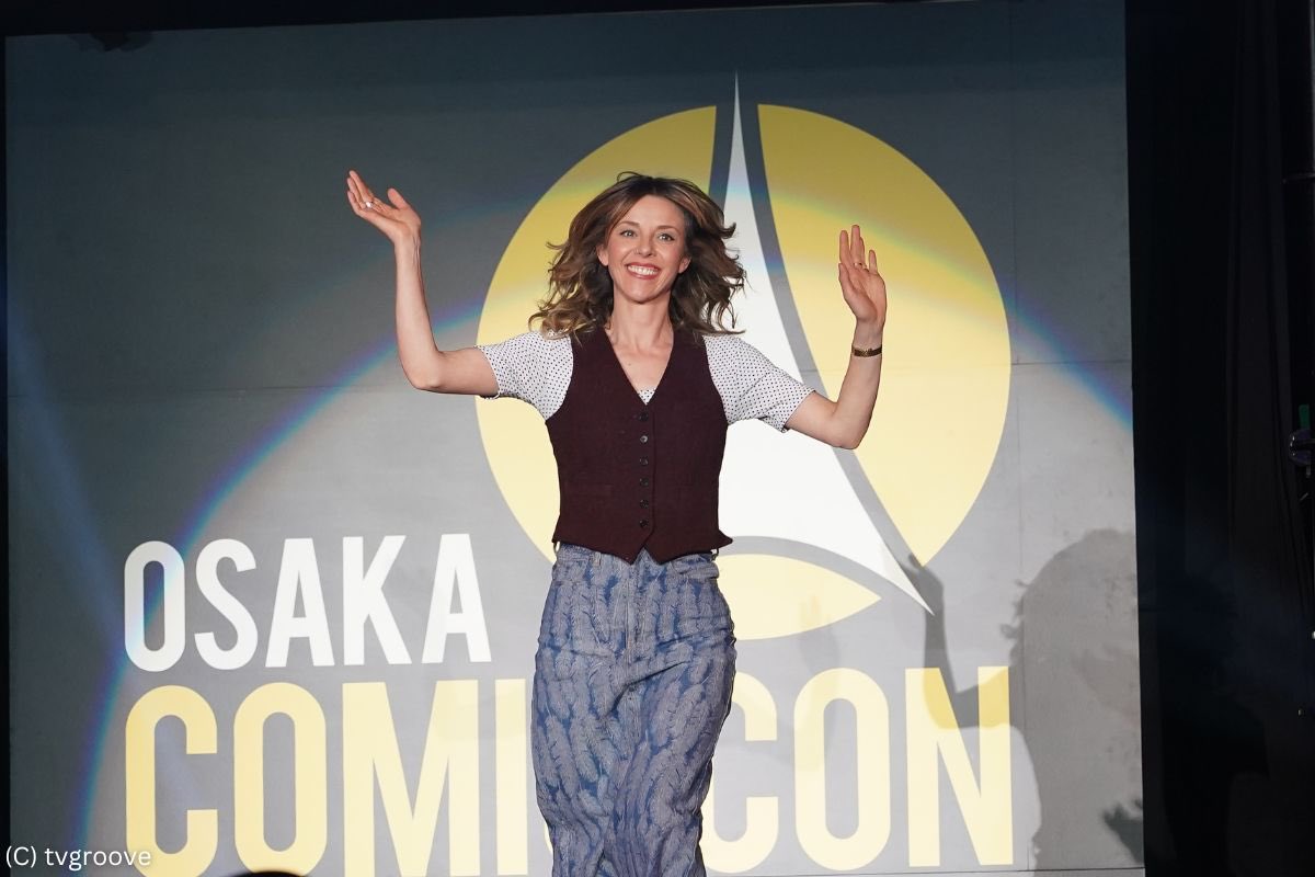 疲れも溜まっているだろうに、グランドフィナーレにルンルンで登場してくれた #ソフィア・ディ・マルティーノ ✨🎶 癒されました💕 #SophiaDiMartino #大阪コミコン #大阪コミコン2024 #OsakaComicCon #OsakaComicCon2024