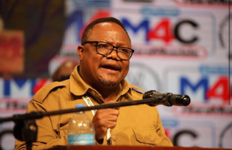 Hili JABALI limewafurumua ccm mafichoni kila mahala alipopita LISSU kufanya mikutano kuanzia DODOMA ,IRINGA ,MOROGORO na MANNYARA kote ccm wanamikutano kuanzia siku ya jana 😂😂😂😂😂😂😂😂

ITOSHE kusema tunaitaka TANGANYIKA