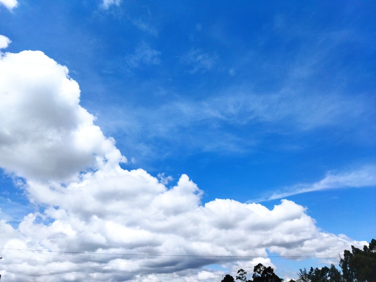These are the clouds above my head in Nairobi. What type of rain should we expect @MeteoKenya #NairobiFloods 
#CycloneHidaya