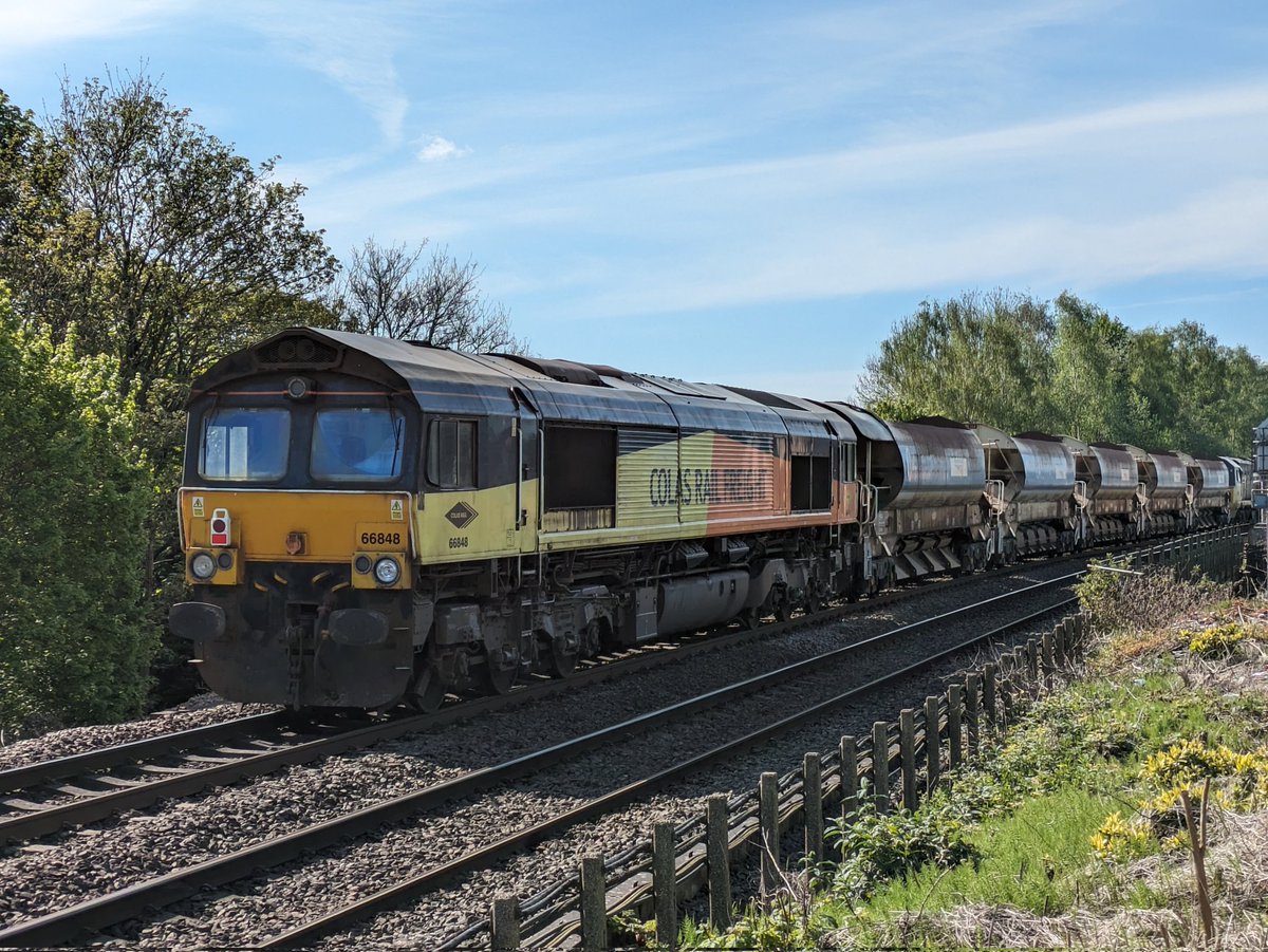 Another Sunday session...

Couple of engineering trains about today, including an idling 70816 and DIT 66848 at Chesterfield. What's not to like?

#class70 #class66 #colasrailfreight #engineeringtrain @MillsyModels