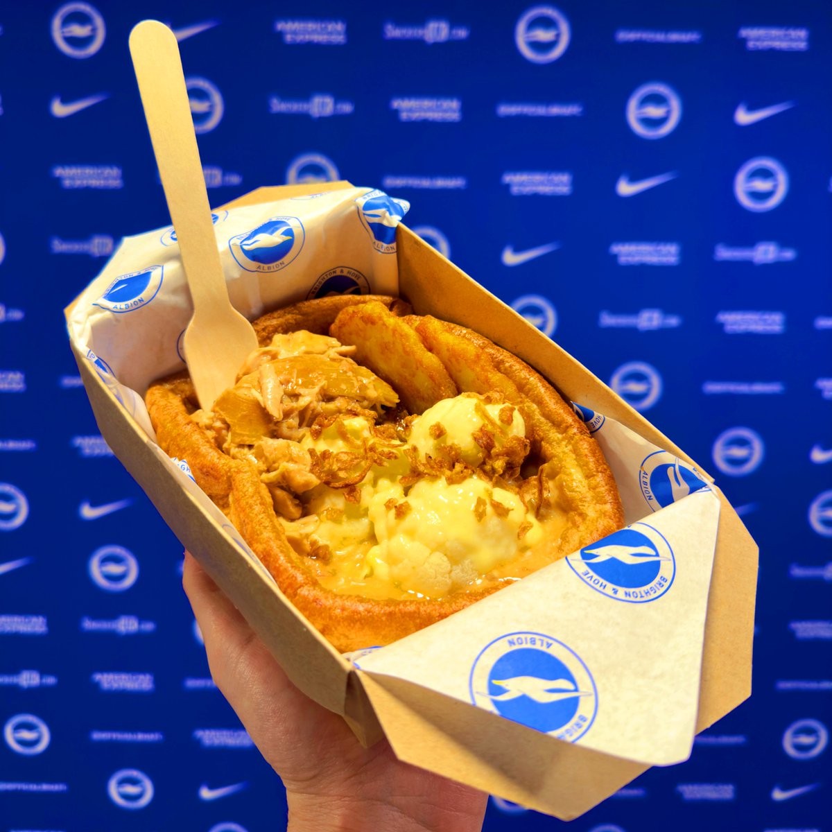 Time to start thinking about lunch? 🙄 We've got a Sunday special for @OfficialBHAFC fans heading to today's match. Enjoy our 'Sunday lunch in a Yorkshire pudding' for £8.50. Available in selected kiosks across all concourses. 🥔 #BHAFC | @FootyScran 😁