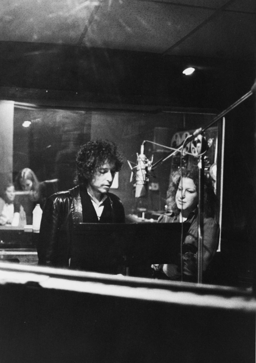 Bob Dylan records with Bette Midler, 1975. 📸: Ken Regan. #BobDylan #Dylan