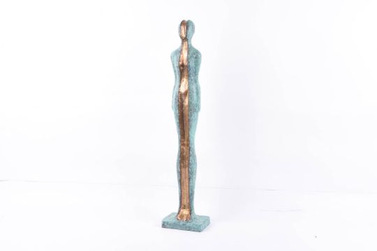 Diese besondere Skulptur könnt ihr in unserem Nachverkauf ersteigern:
Andrea Kraft, 'Enthüllung', Bronzefigur.
Limit: 850 €

ow.ly/GNr850RqoSP