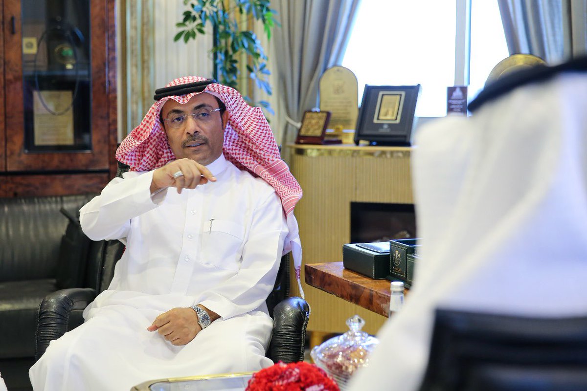 أمين الطائف يلتقي مدير وأعضاء فرع هيئة الصحفيين السعوديين لتبادل الرؤى والأفكار والحديث عن المشاريع التنموية للطائف.