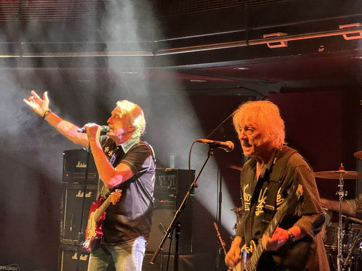 The mighty @FMofficial last night at Gateshead Glasshouse (That’s Sage2 in old money). The guys were excellent as usual. Here to another 40 years ! Check out their new album Old Habits Die Hard