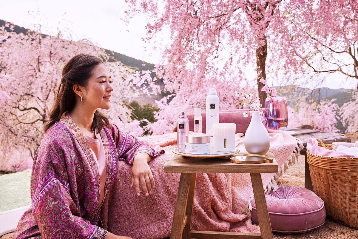 Relax with scents of sweet cherry blossom & nourishing rice milk extract🌸 The Bestselling Ritual of Sakura collection brings a sense of renewal to mind body & soul🫧 Celebrate each day as a new beginning Visit the Brighton #Rituals store at 13 North St