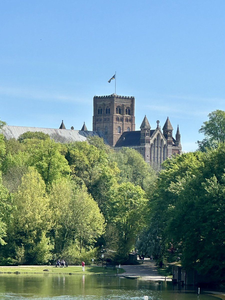 #NowSpinning Vaughan Williams ‘In Windsor Forest’, which is in reality a set of choral excerpts from Sir John in Love. Not Windsor, but somehow my current view from the park seems apt, so I will include it here!