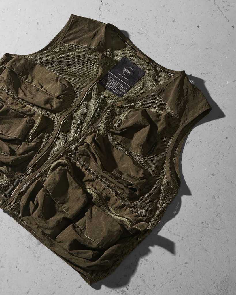 The Mesh Cargo Vest in a new olive colourway. Multiple pockets, max breathability and secure zippered fastenings. Limited run now live in the shop: blrrm.tv/olivevest_tw