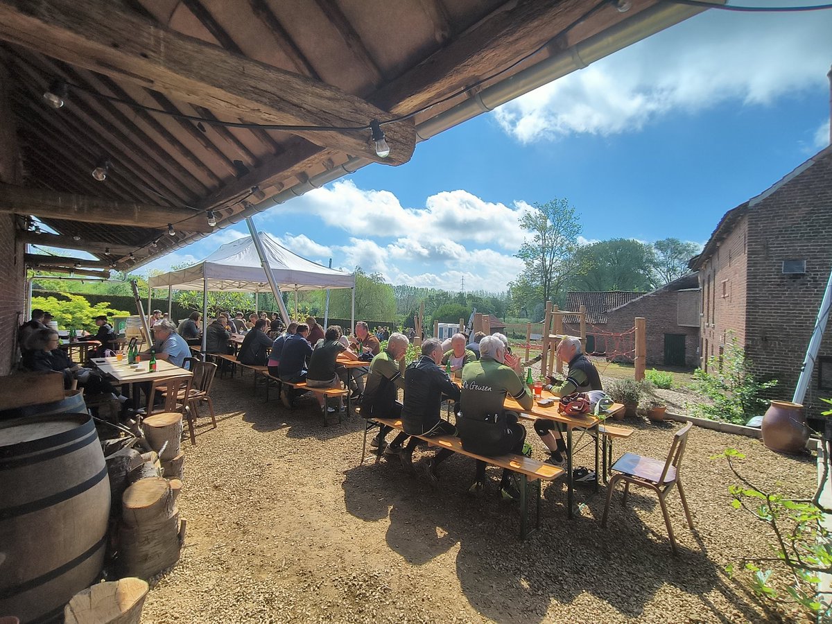 nidepauw's tweet image. Ah lol, ik had da afgelopen 2 maand ook. En dan nu, deze vrijdag... 💯.

Tot 04:00 in de ochtend op café geweest, en ni eens lazarus...🤷

Nuja, #GiveItTime