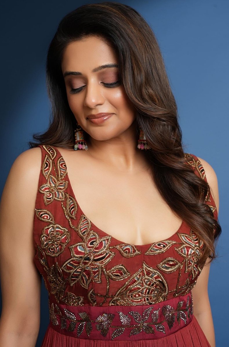 Priyamani 🤎💙