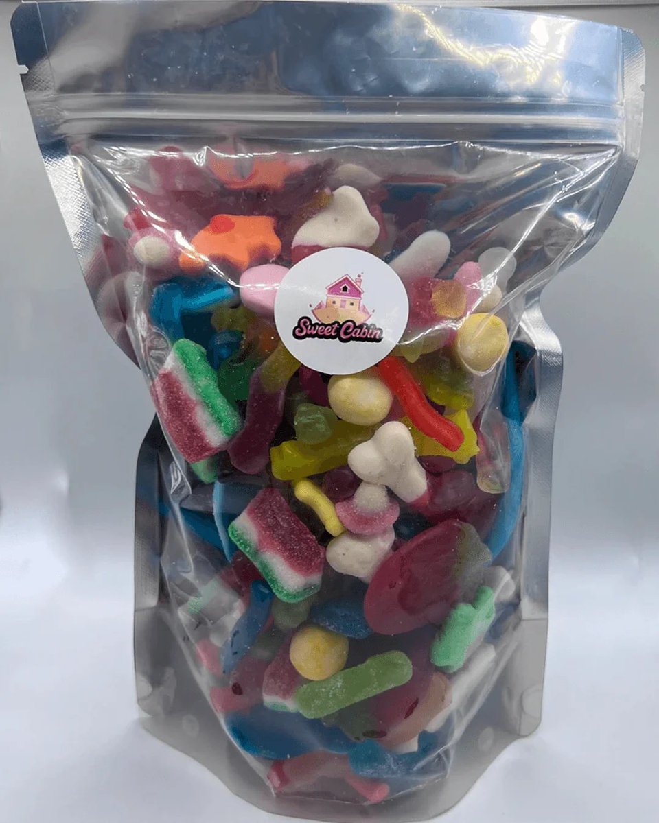 time for a sweet sunday giveaway 🥳 to enter: - repost this tweet - follow @SweetCabinUK picked tonight 😋