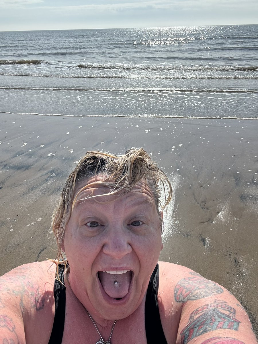 Sunday…a day of REST today…doesn’t happen often when you’re self employed. I have a large order to get stuck into so I’m having a lazy day before I make a start tomorrow. Had a lovely swim this morning :) #MHHSBD