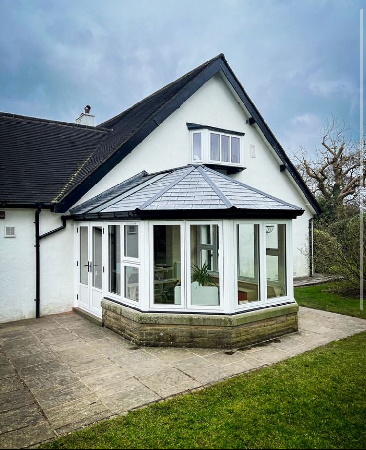 Residence Collection (@residence9) on Twitter photo Beautiful installation of our Residence 9 windows into a conservatory ๐ค Our Grained White finish is a perfect choice for homeowners looking for a #timberalternative๐
Installed by <a href="/mcdermottwindow/">McDermott Windows</a>
Fabricated by <a href="/HWLWindows/">HWL Windows</a>
Join the #residencefamily ๐
eu1.hubs.ly/H08Xb6G0 Beautiful installation of our Residence 9 windows into a conservatory ๐ค Our Grained White finish is a perfect choice for homeowners looking for a #timberalternative๐
Installed by <a href="/mcdermottwindow/">McDermott Windows</a>
Fabricated by <a href="/HWLWindows/">HWL Windows</a>
Join the #residencefamily ๐
eu1.hubs.ly/H08Xb6G0