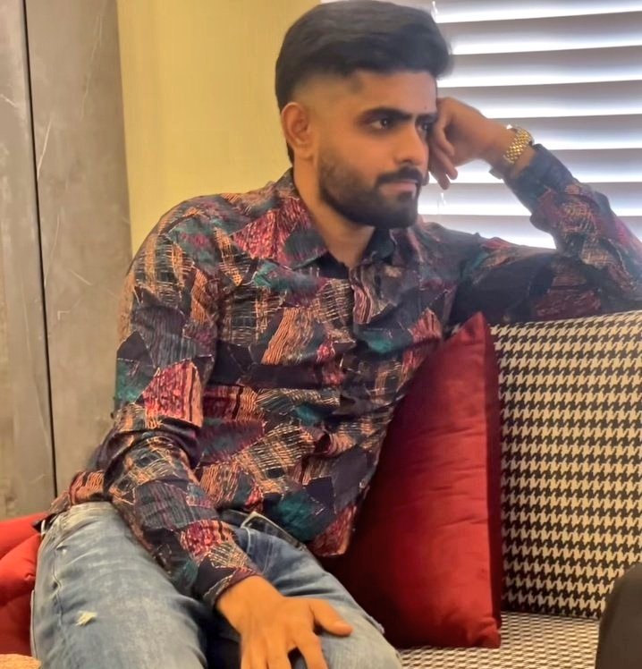 Show me more handsome than Babar Azam ?? 👀🔥
#BabarAzam𓃵