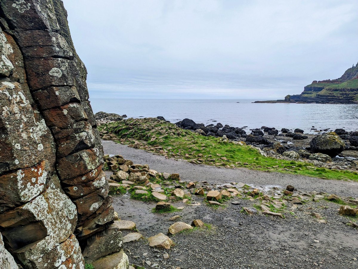 Mild cloudy day at the Giants Causeway @bbcniweather @angie_weather @WeatherCee @geoff_maskell @VisitCauseway @loughsagency @LoughFoyleFerry @UTVNews @barrabest   @WeatherAisling @StormHour @ThePhotoHour @Louise_utv @GoToIreland @itvweather @bbcweather