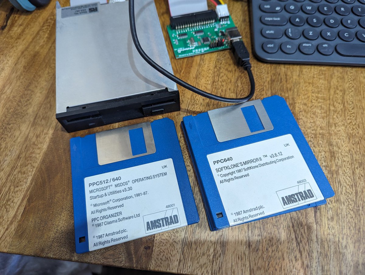 Backing up my Amstrad PPC640 floppies with my Greaseweazle 💾........