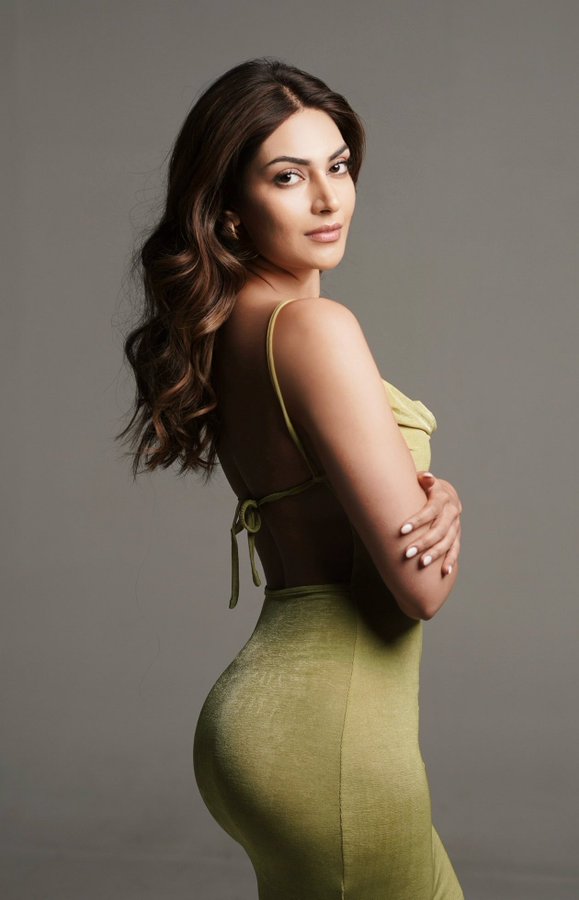 GMzszWuXAAA4mmt?format=jpg&name=900x900