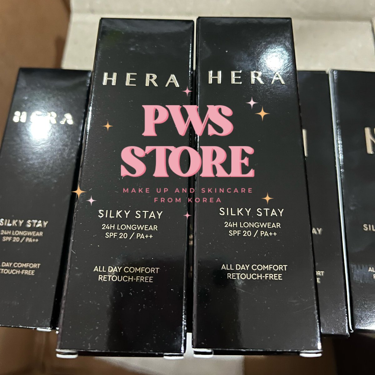 📣พร้อมส่ง🗯️✨ 

🤍Hera Silky Stay Foundation🤍

👰🏻‍♀️รองพื้นสูตรที่เคลมว่าไม่ติดแมส 24hr
เนื้อ semi-matte ผิวดูเนียนใสสุขภาพดีแบบเจนนี่ ปกปิดรูขุมขน คุมมัน กันน้ำกันเหงื่อ

☁️21N1 และ 23N1
☁️ราคา 1299฿ ค่าส่ง 40฿