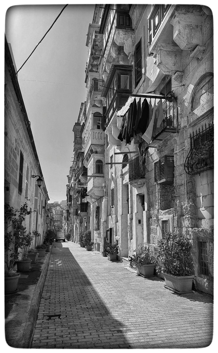 #myphoto #blackandwhitephotography #monochromephotography #bandw #mono #monochrome #bw #mobilephotography #travelphotography #Malta