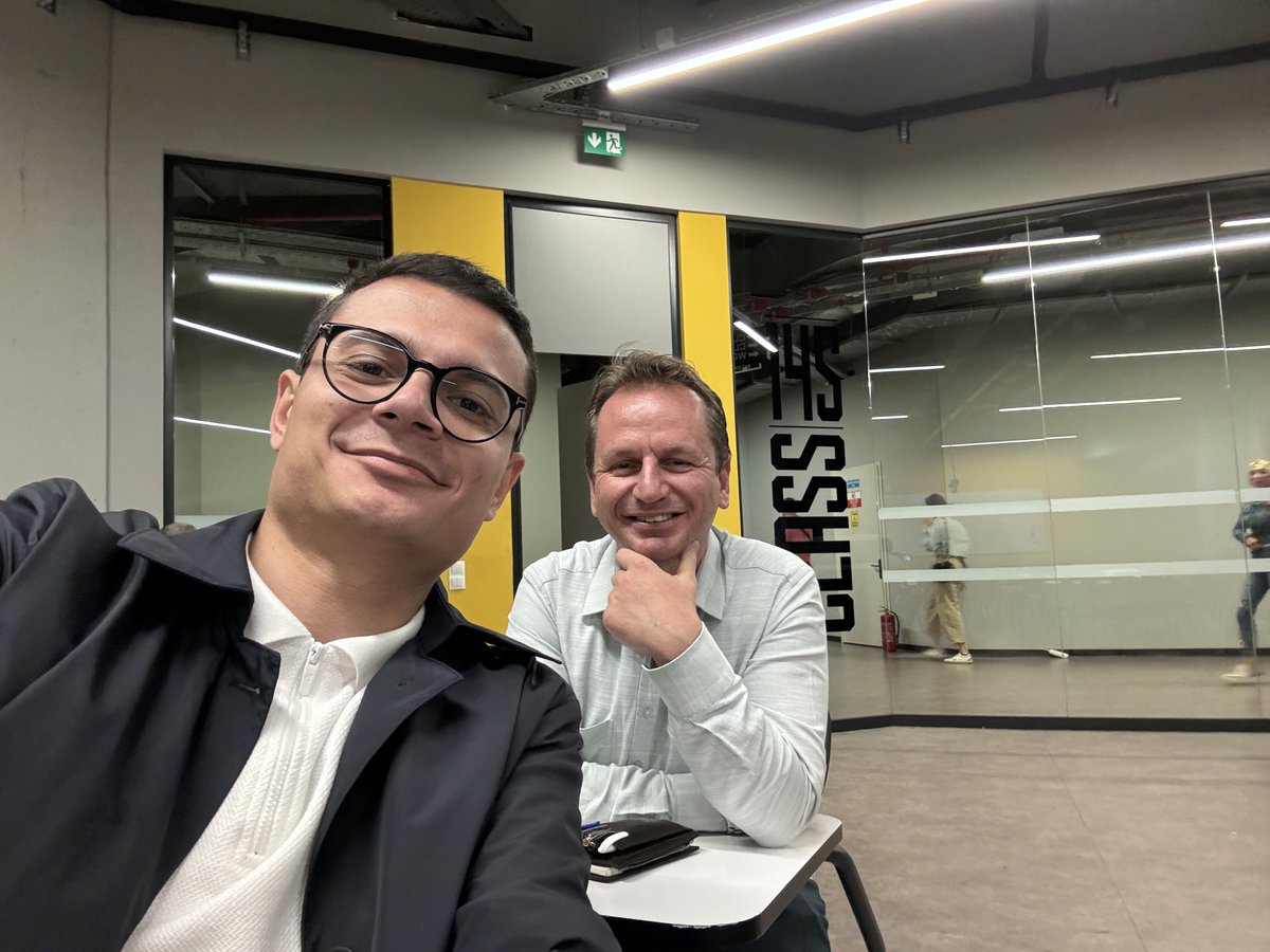 Öğrencilik bitmiyor😊

MHP Siyaset ve Liderlik Okulu 17. Dönem arkadaşım, Gülnar Belediye Başkanımız Fatih Önge ile birlikte şimdi de Üniversite sıralarından bir hatıra… <a href="/FatihONGE_33/">Fatih ÖNGE</a>