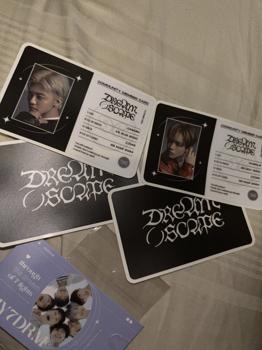 qweenjaems's tweet photo. It’s safely arrived!!! So lurve the sticker! Thank you @MY7DRM_ https://t.co/XSRiG3yVZj