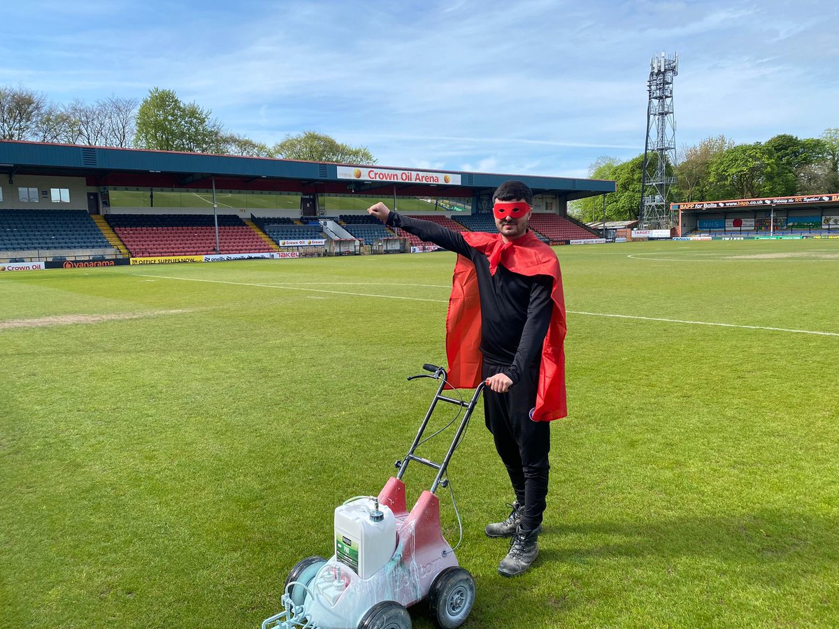 Watch out, crime! This Superhero groundsman is mowing down evil with their lawn-mower of justice!
#superheroday 🦸‍♂️💥🏉