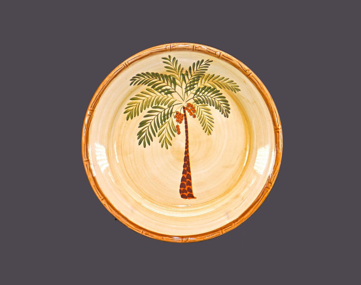 West Palm Home Trends La Mode Decor LDE1 dinner plate. Palm Tree center, faux bamboo rim. etsy.me/3ye3M2p via @Etsy #BuyfromGroovy #antiqueshop #tabledecor #tableware #dinnerware #WestPalmHome #HomeTrends #LaModeDecorLDE1 #PalmTree #tropicalsetting #EtsySellers