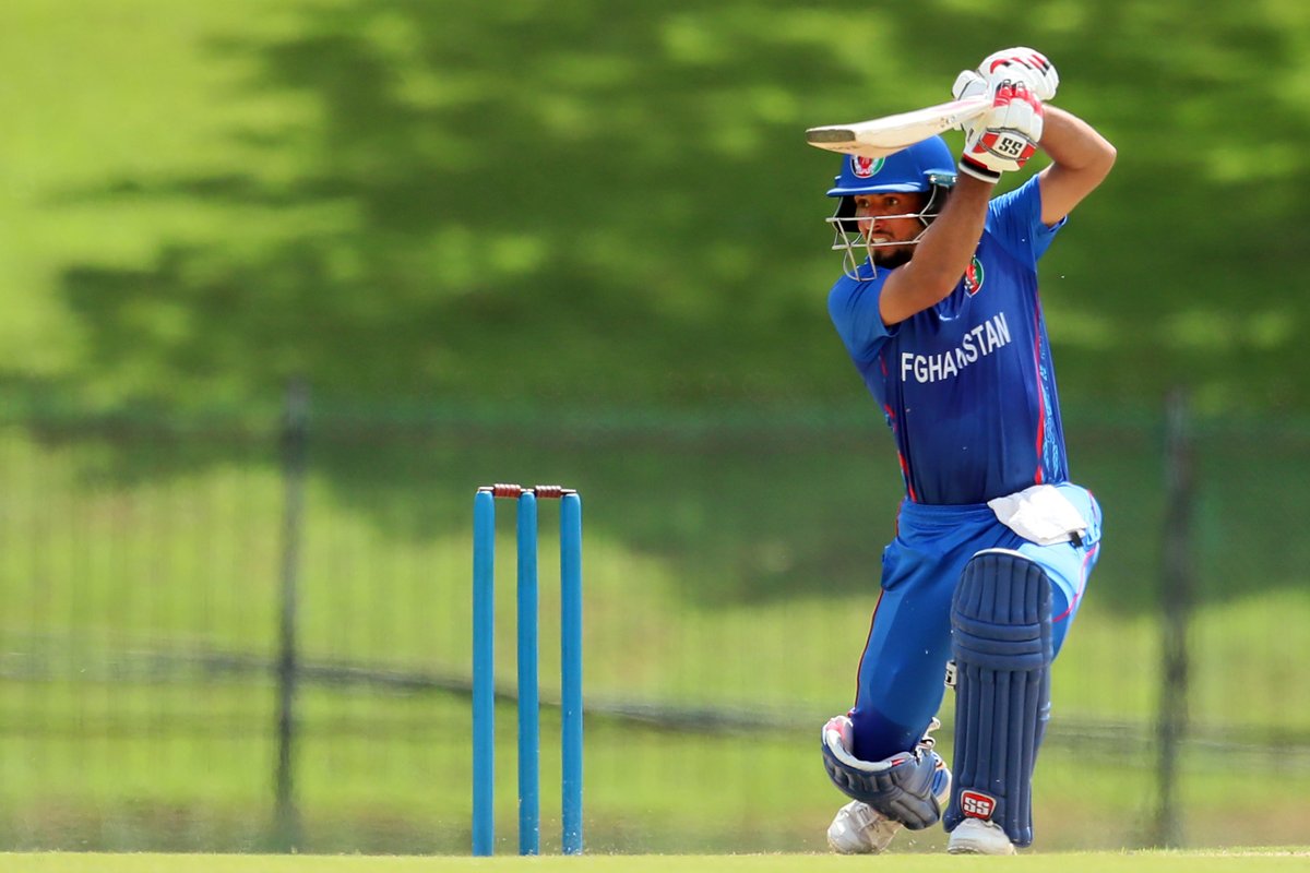 FIFTY for Riaz Hassan! ✅

Riaz Hassan also steps up and brings up an excellent half-century in the 4th One Day match against Sri Lanka A, taking AfghanAtalan to 124/0 after 23 overs. 👍

#AfghanAbdalyan | #SLvAFG