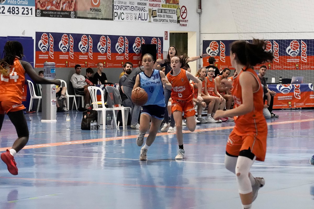 🏆 #FFInfantilFemeninoAutonómico Descanso: Valencia Basket 44 - 28 El Pilar 📺bit.ly/4bpSCGc 📷bit.ly/3QugcK1 📊acortar.link/GIWPev