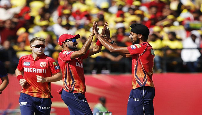 tv13gujarati's tweet image. PBKS VS CSK: શરૂઆતી ઝટકા બાદ ચેન્નાઈની મક્કમ શરૂઆત, પાવરપ્લે સુધીમાં 1 વિકેટે 60 રન
#IPL2024 #cskvspkbs #ChennaiSuperKings #PunjabKings #tv13gujarati

tv13gujarati.com/news/pbks-vs-c…