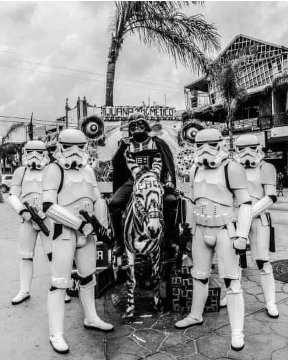 poncex3's tweet photo. #RevengeOfThe5th #starwars 🇲🇽iViVA MÉxICO C*BrONeS!🇲🇽 https://t.co/qA9pU8K0Ys