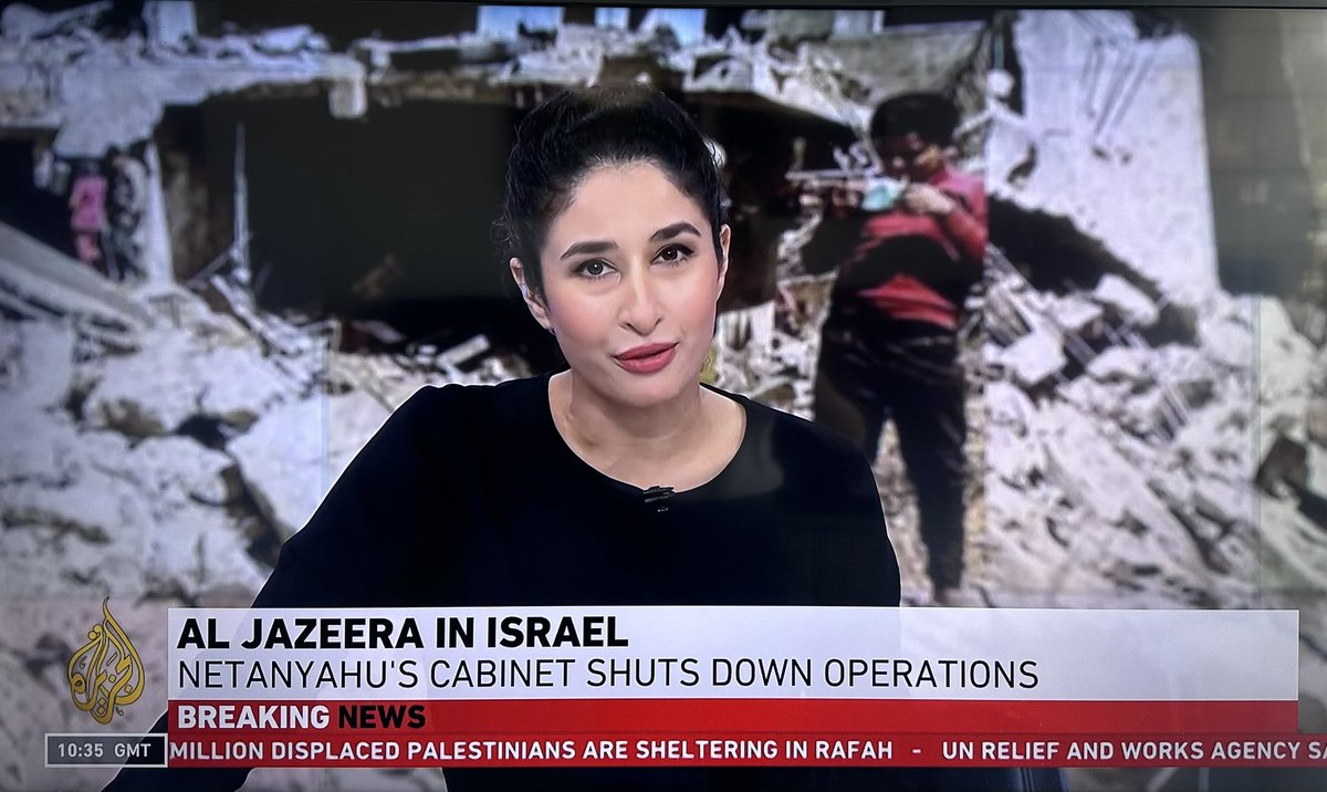 🔴El Gobierno israelí ha decidido hoy, por unanimidad, cerrar la cadena de televisión Al Jazeera @AJEnglish en el país. El canal catarí es una de las principales fuentes de información sobre la guerra en Gaza, por la gran cantidad de reporteros que mantiene en el enclave.