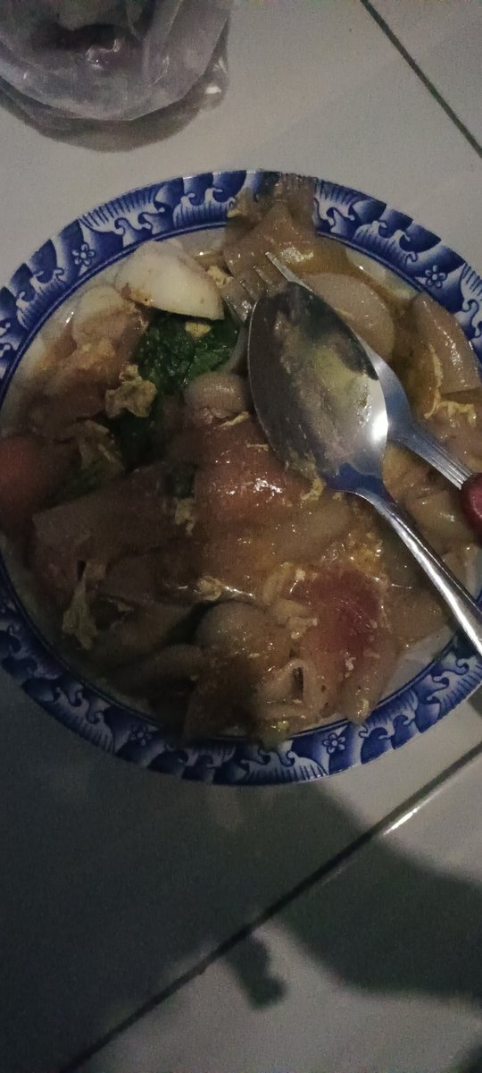 Beli seblak diem diem, jangan bilangin mama ku ya