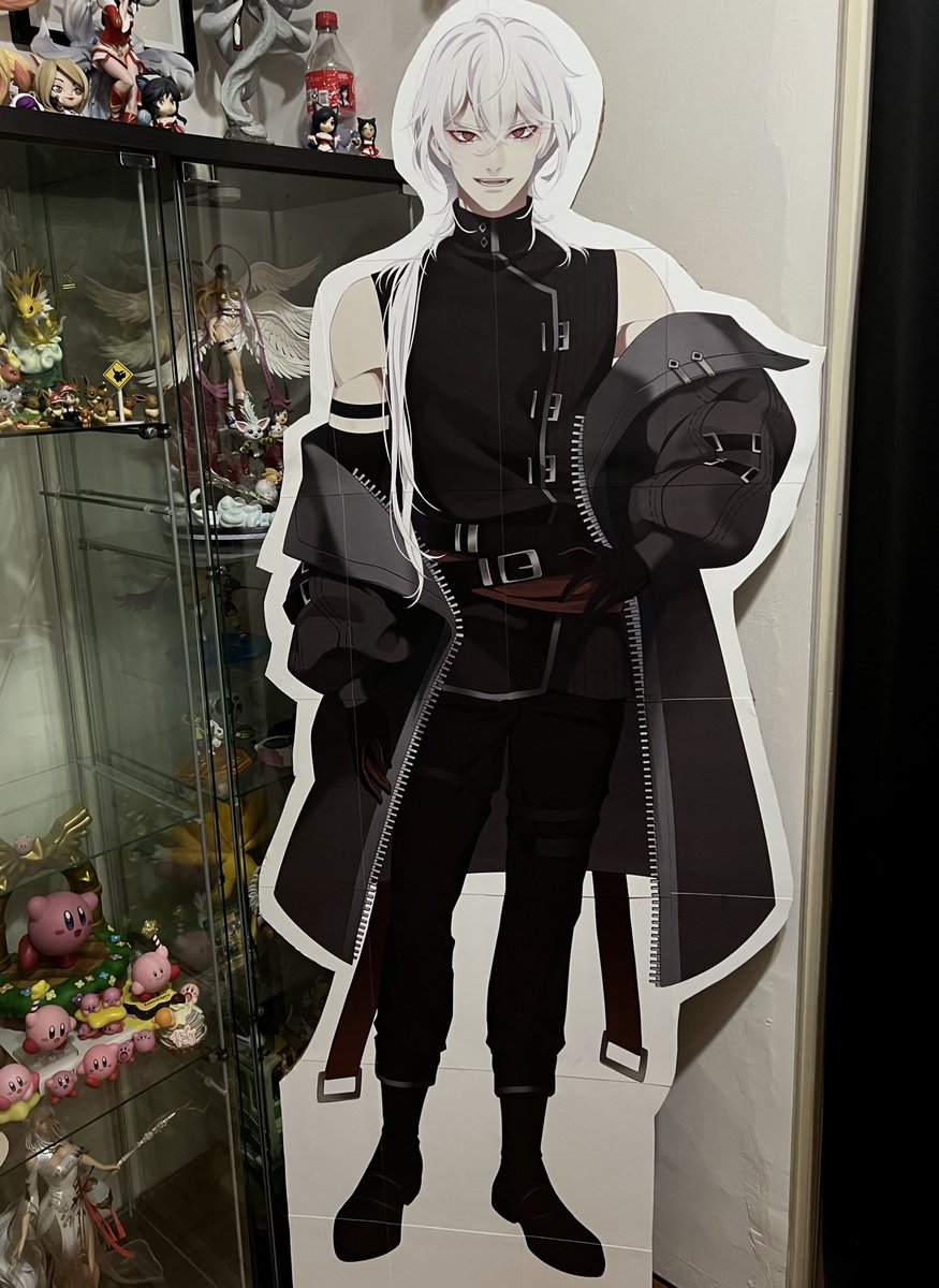 Rei_Inari's tweet image. I spent the weekend bringing my husbando to life ♥️
Grimmy stands at 5'8" (172cm). Very fun DIY project and now I can look over and see his cute face whenever I want. (˶˃ ᵕ ˂˶)
#ADatewithDeath