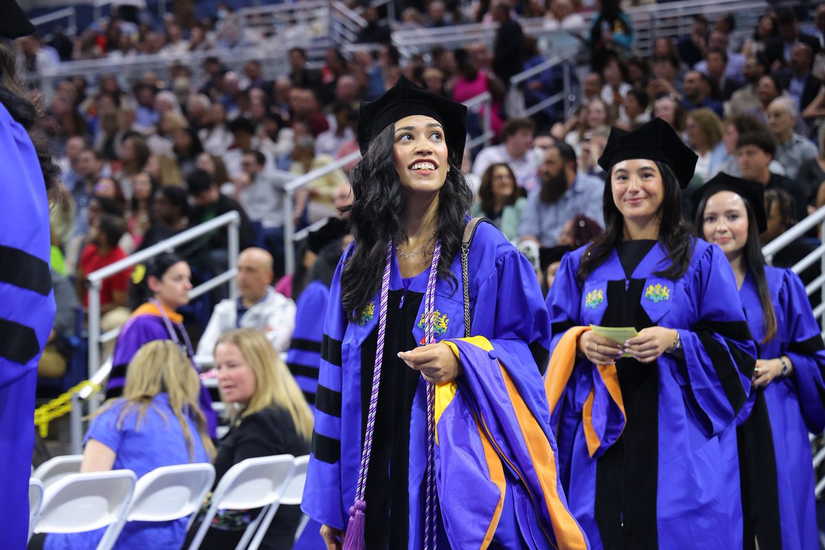 To the class of 2024, our heartiest congratulations 🦁🎓

#Hofstra #HofGrad24