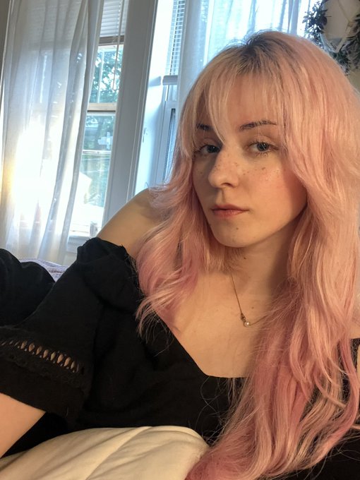 Could u open up the door https://t.co/GQ3hj8HCCw