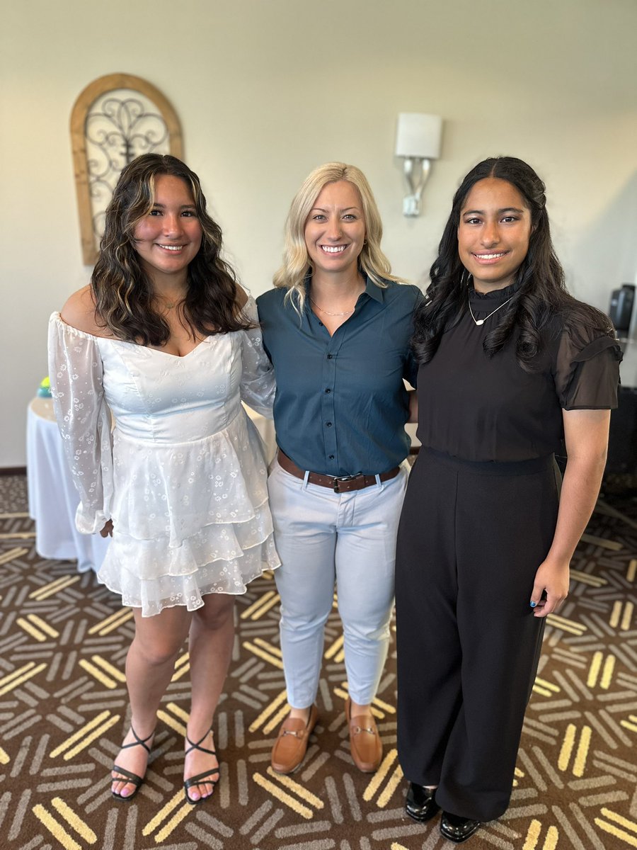 AlesiJEstrada tweet media