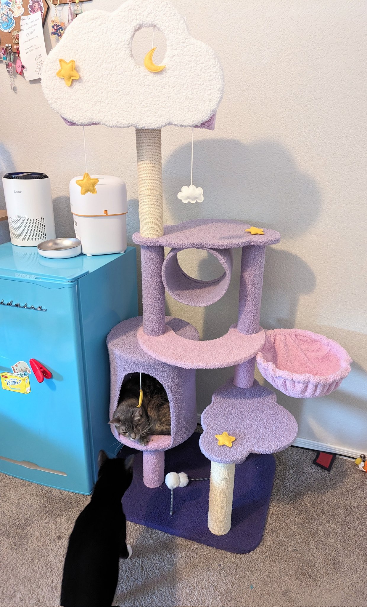 Cat tree with food bowl discount