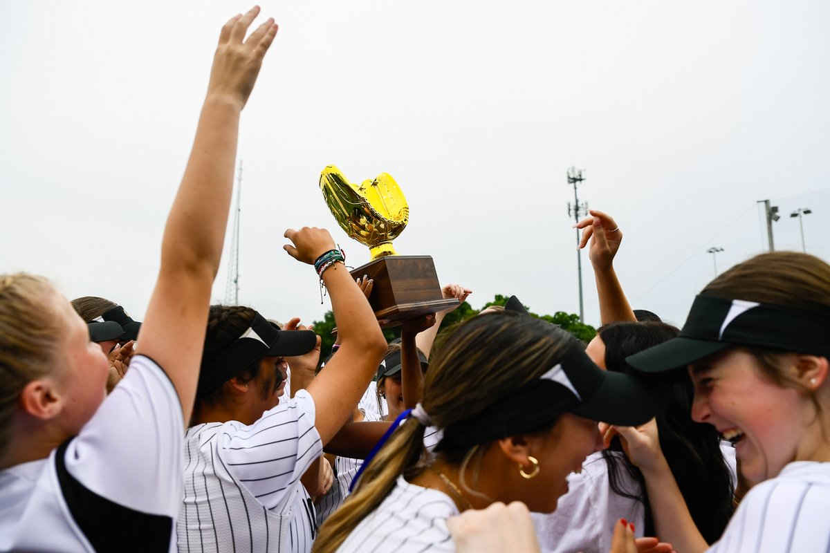Just one round stands between softball teams across Texas and a trip to the state tournament.

Guyer, Aubrey and Sanger are all still in the running as they look to win regional championships and punch their tickets to Austin.
dentonrc.com/sports/high_sc…