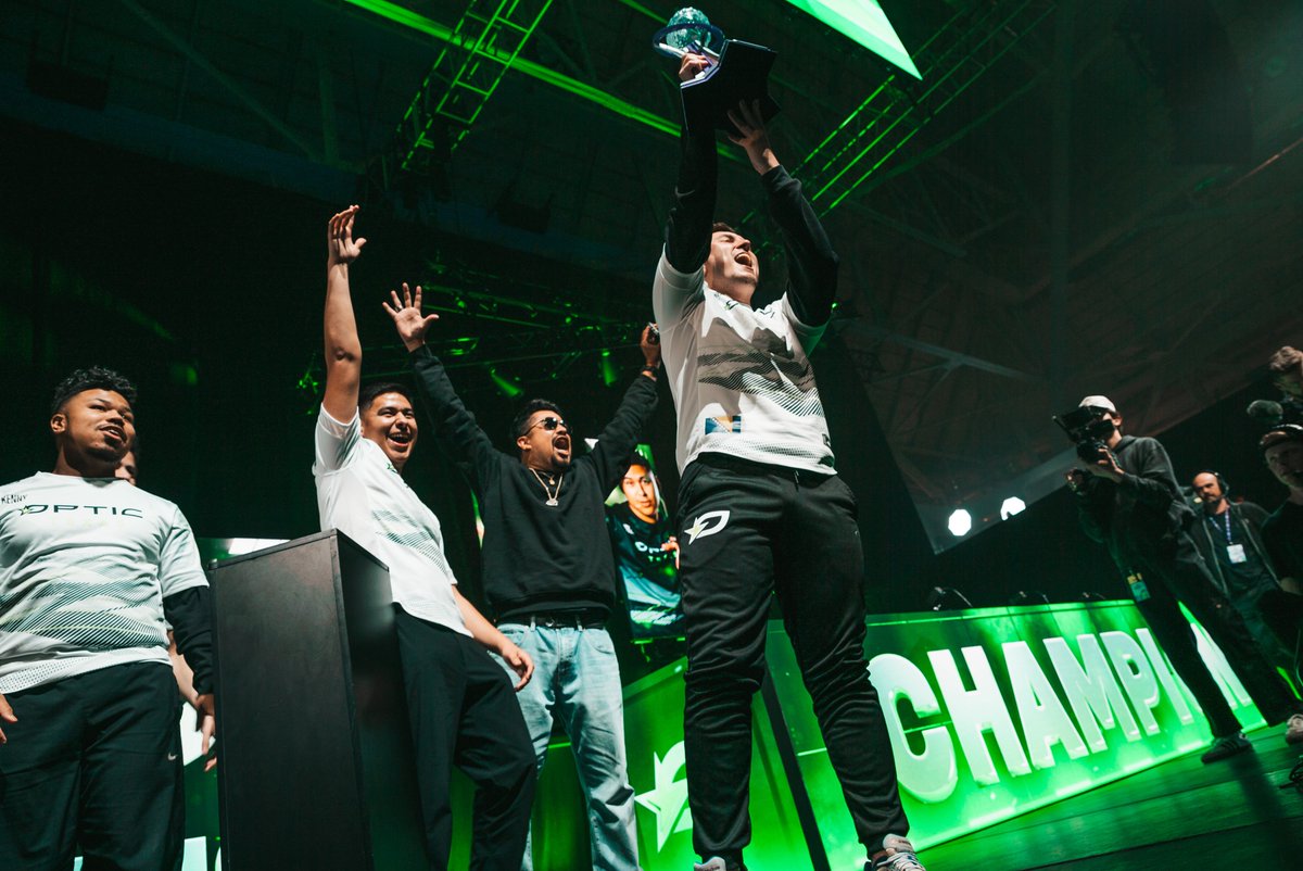 ScufGaming's tweet photo. Greenwall back on top. https://t.co/k5T8oN0ySC