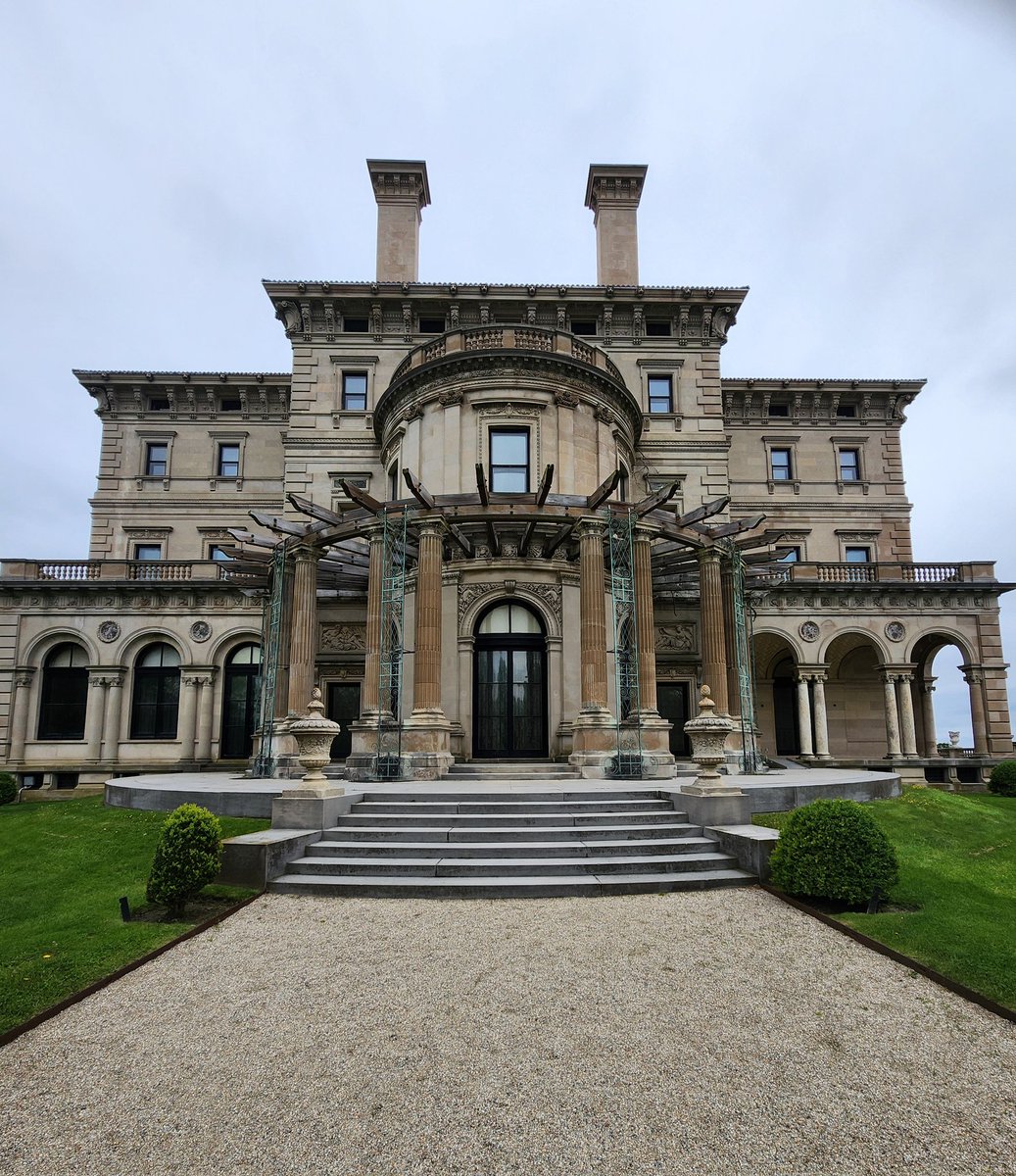 The Breakers
Newport, RI 
May 2024

#thebreakers #mansions #newport #rhodeisland #newportmansions #photography #architecture #photos #art #thegildedage #aildedage #vanderbilts #newporthistoricalsociety