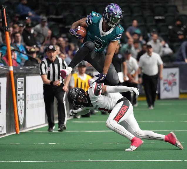 Washington Wolfpack (@wolfpackaf1) on Twitter photo Did you see his over the wall catch?!This former Tahoma HS & <a href="/UW_Football/">Washington Football</a> tight end from Maple Valley, WA had six receptions for 94 yards and two touchdowns yesterday. Our PacWest Sales Player of the Game is #9 <a href="/DeShonWilliams_/">DeShon Williams</a> πΊπ Did you see his over the wall catch?!This former Tahoma HS & <a href="/UW_Football/">Washington Football</a> tight end from Maple Valley, WA had six receptions for 94 yards and two touchdowns yesterday. Our PacWest Sales Player of the Game is #9 <a href="/DeShonWilliams_/">DeShon Williams</a> πΊπ