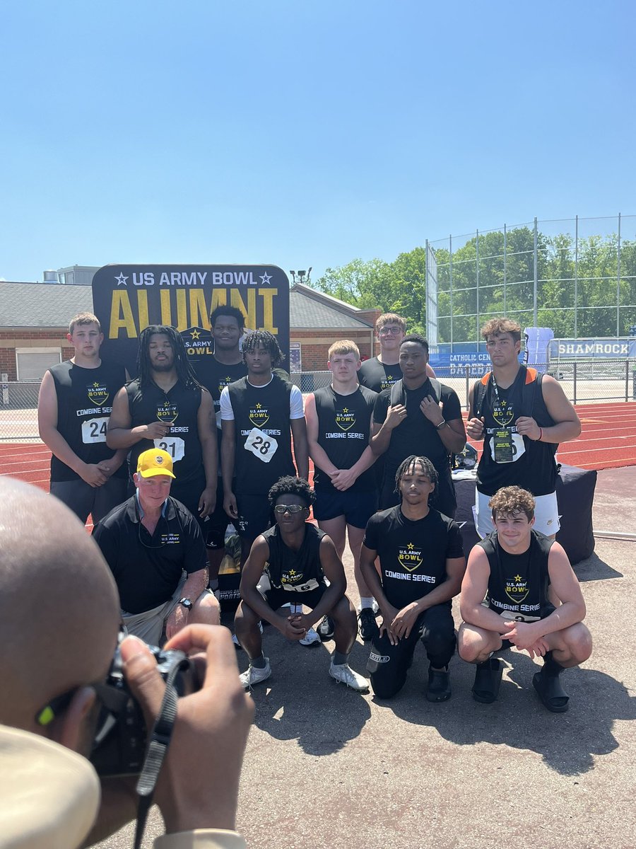 Extremely grateful for being awarded a top performer Linebacker today at the Us Army Bowl Combine. Thank you @joeray36 @CoachTylerFunk @JJKilgore_SDS Next on to summer camps and @northmishowcase hope to see you there @PrudhommeSVSU @Coach_MasonWOT @Coach_Rob_WSU @EstolaBart