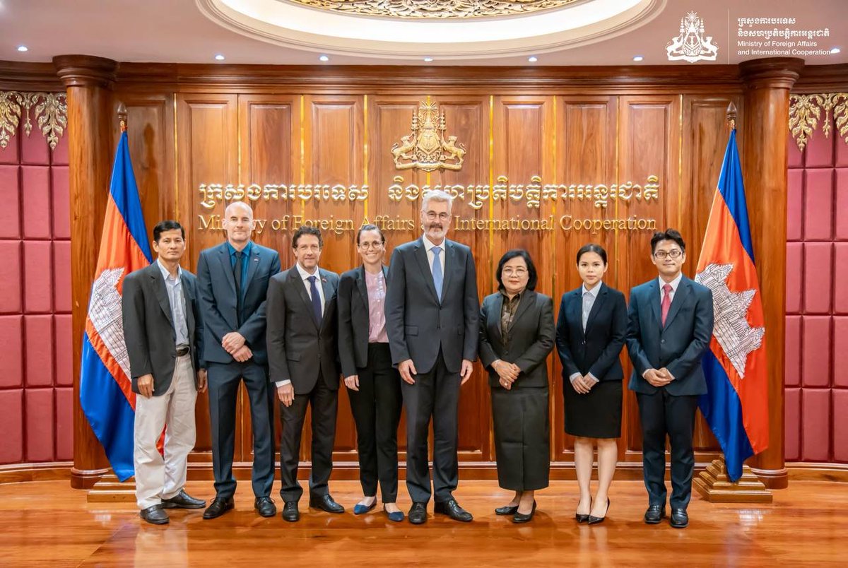 BetterCambodia's tweet image. Cambodia expresses gratitude to Switzerland for healthcare support.

To read more, visit- thebettercambodia.com/cambodia-grate…

#CambodiaThanksSwitzerland #HealthcareSupport #SwissAid #CambodianWellbeing #BilateralHealthProgress #TheBetterCambodia #Cambodia