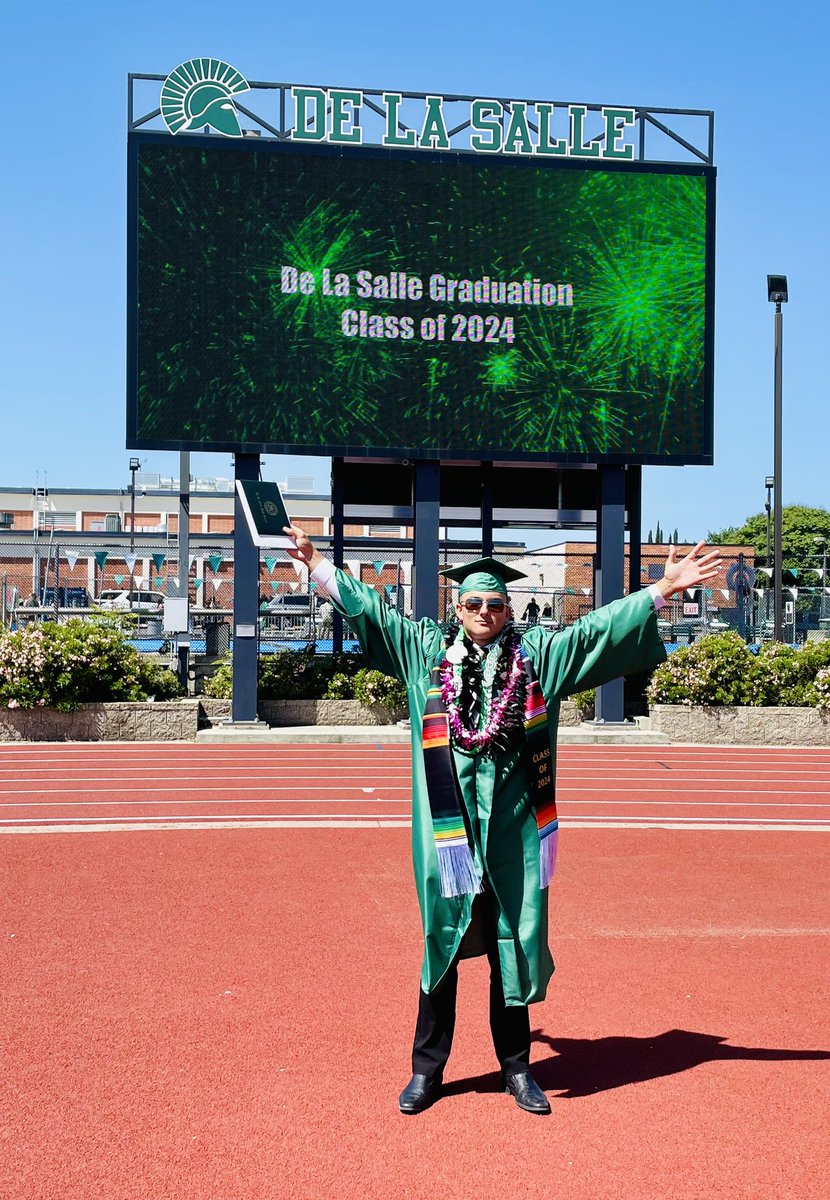 BoneG44's tweet image. Beyond proud of you son!! Keep conquering your goals! Love you @carlogarciaa28